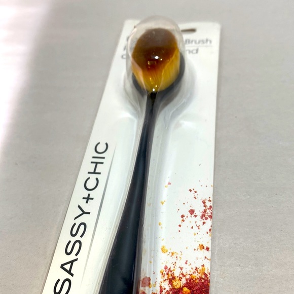 SASSY + CHICK Make Up Foundation Brush. New In Package - Picture 3 of 5